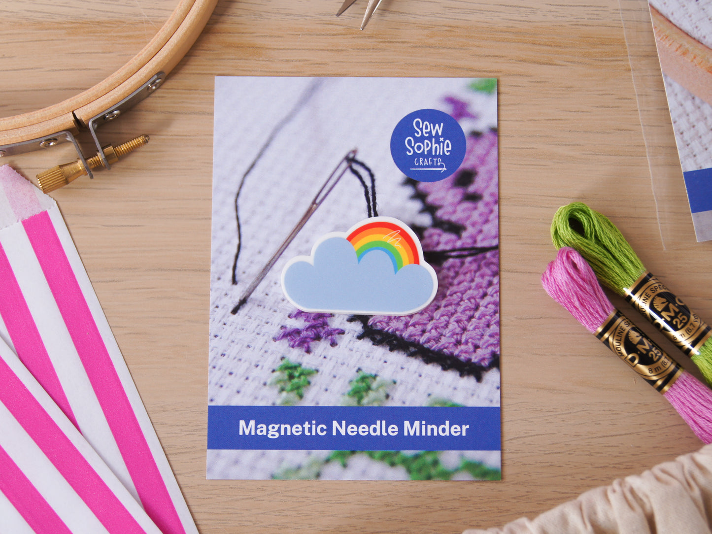 Cloudy Rainbow Magnetic Needle Minder